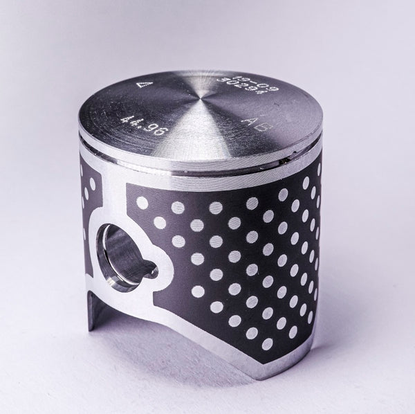 A evolução da corrida de vértices escalou o pistão 24447GH