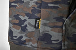 Detaljbild av RST Kevlar Mc-Hoodie Urban Camo som visar Kevlar-märkning och förstärkta sömmar för extra hållbarhet.