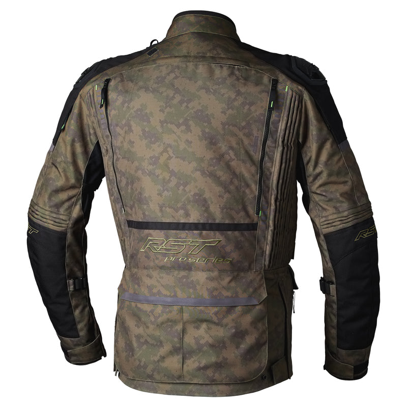 Baksidan av RST Textil Mc-Jacka Ranger Camo med kamouflagemönster, reflekterande detaljer och justerbara funktioner för säkerhet och komfort.