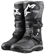 Alpinestars Triumph Mc-Stövlar Gore-Tex® Corozal i svart med robust design, justerbara spännen och Gore-Tex®-membran för vattentät prestanda.