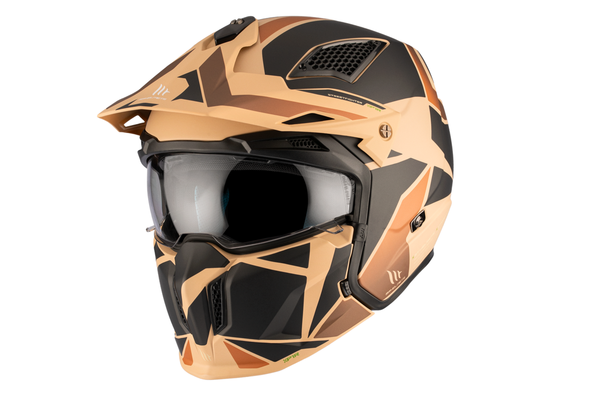 MT Helmets Öppen Mc-Hjälm Streetfighter SV S P1R B9 med urban design i svart och beige, HIRP-skal och avtagbart hakskydd.