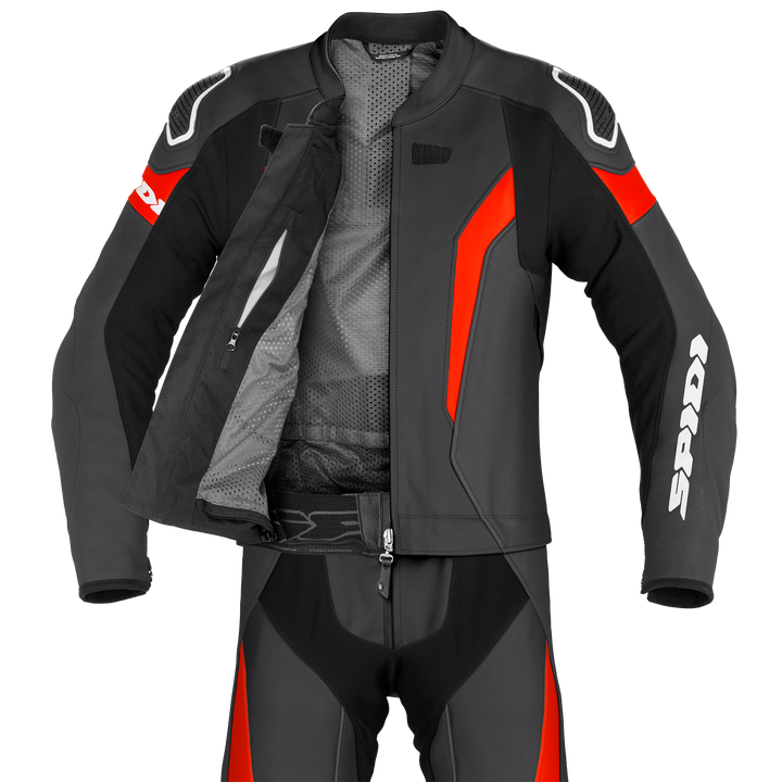 Spidi Mc-Skinnställ 2-delat Laser Touring Svart/Röd med öppen jacka, visar innerfoder och ventilationspaneler för optimal andningsförmåga.